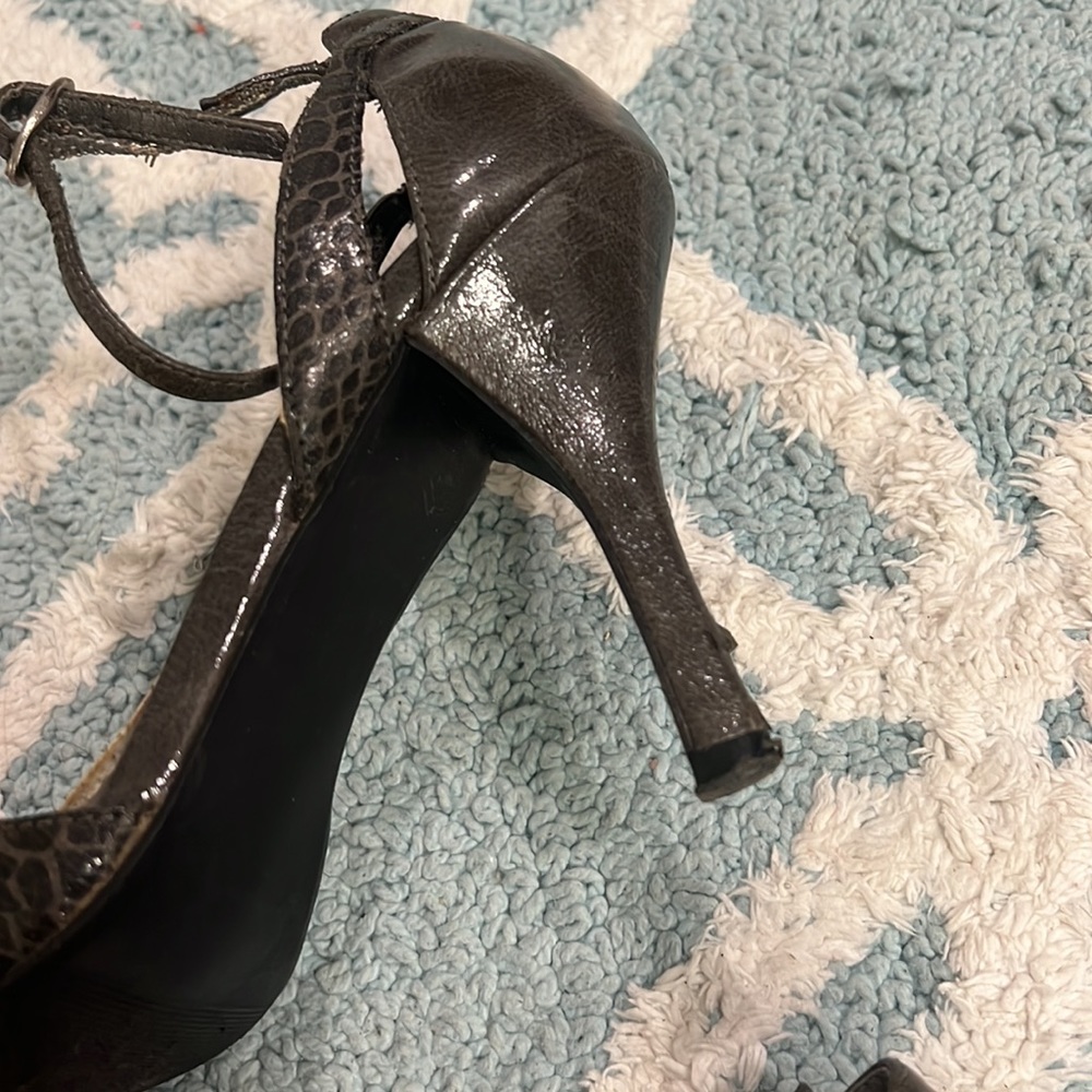 Shoes - Picture 9 of 11